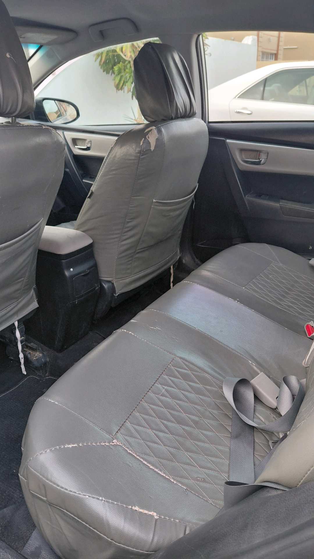 Car Image 2017 TOYOTA COROLLA LE