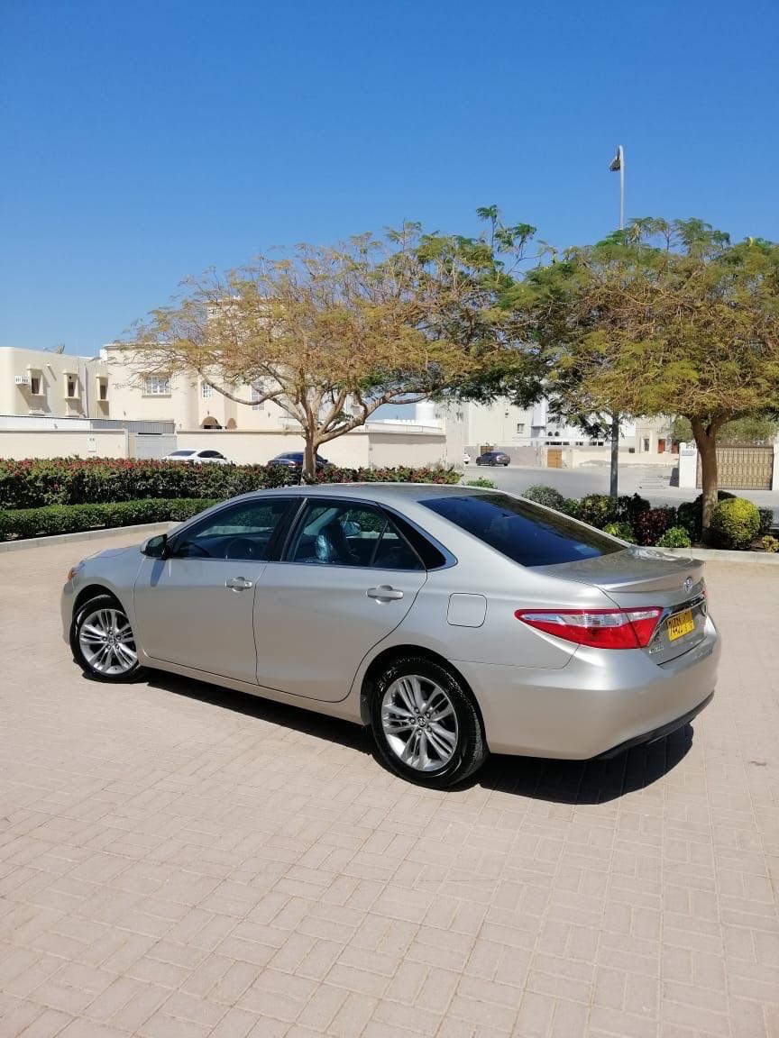 Car Image 2016 TOYOTA CAMRY SE