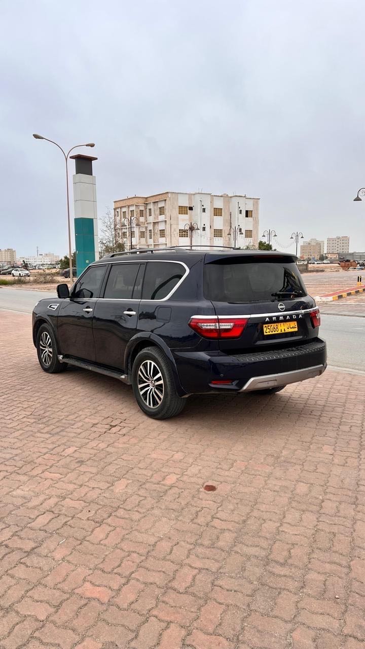Car Image 2017 NISSAN ARMADA 