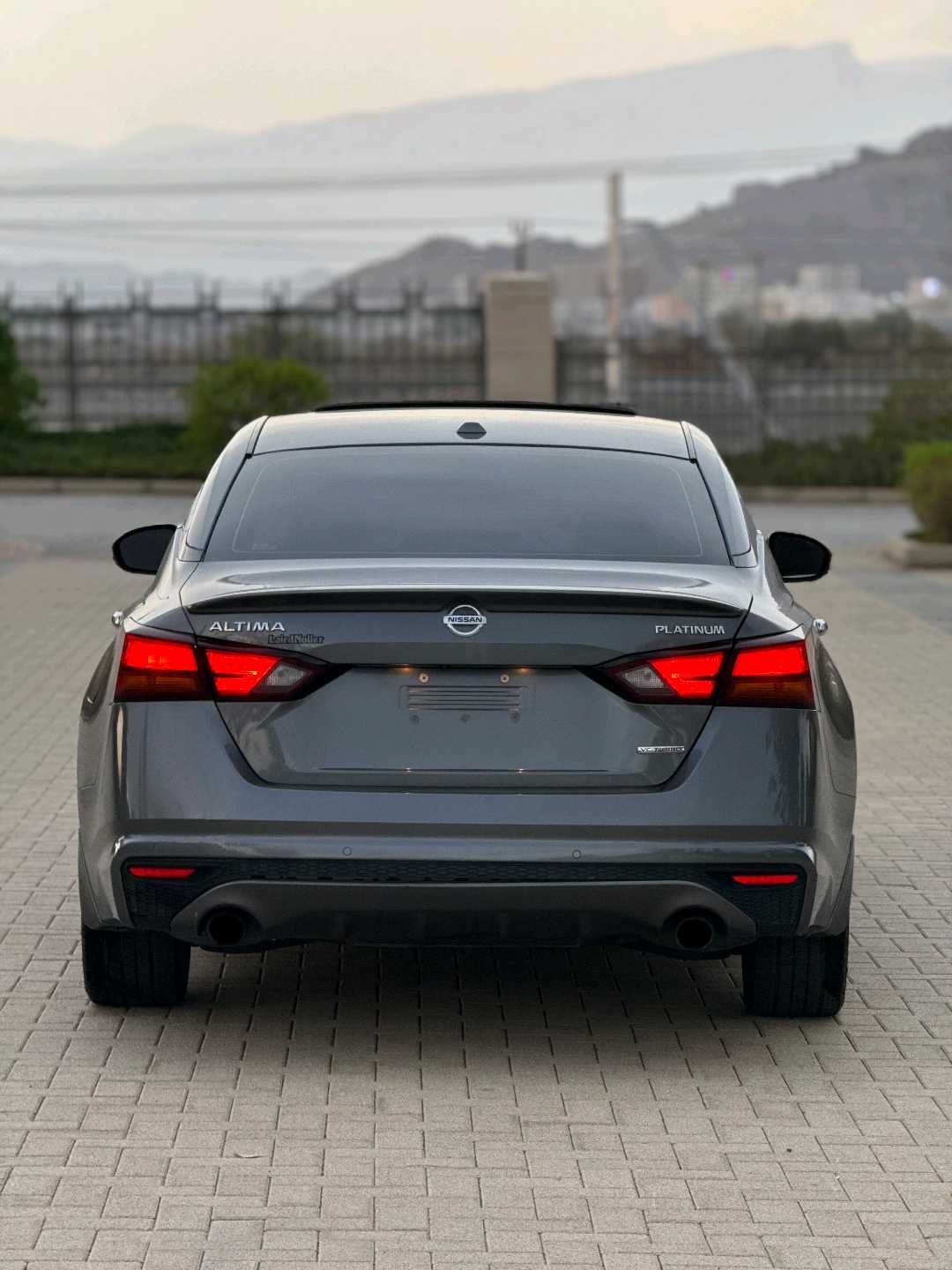 Car Image 2019 NISSAN ALTIMA Platinum 