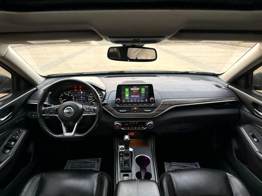 Car Image 2019 NISSAN ALTIMA Platinum 