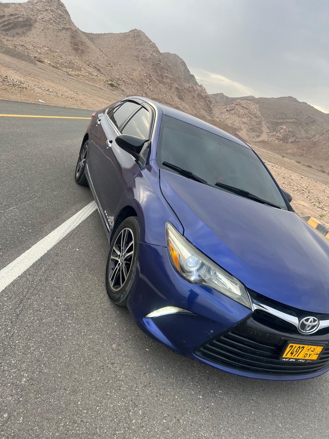 Car Image 2015 TOYOTA CAMRY SE