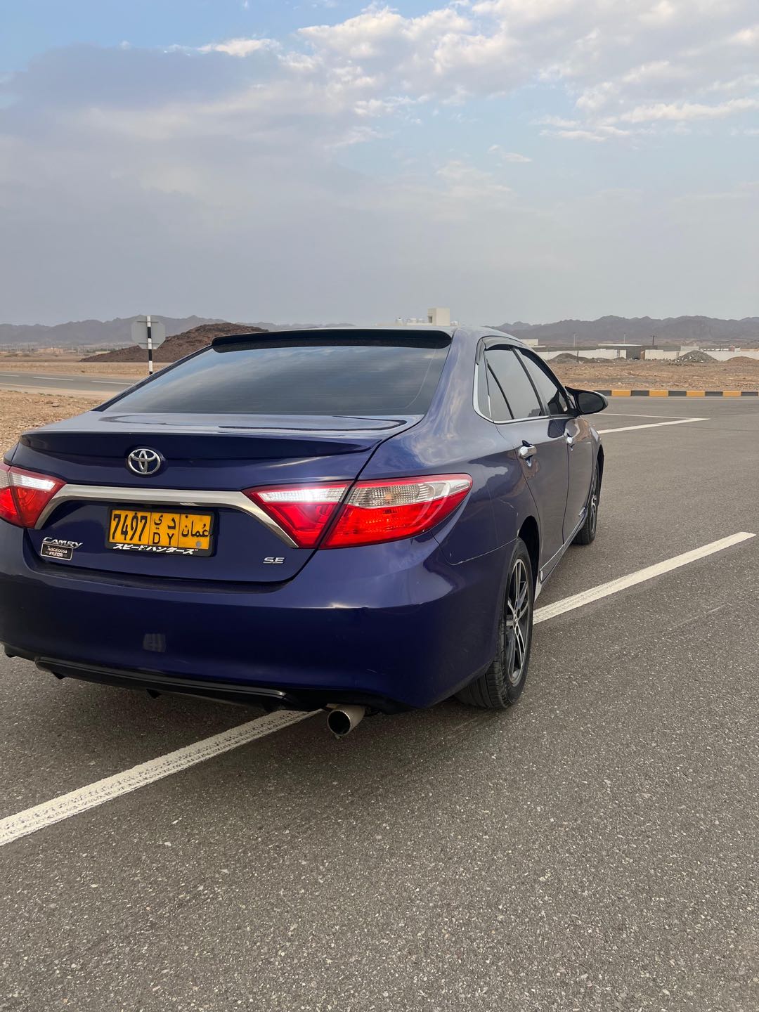 Car Image 2015 TOYOTA CAMRY SE