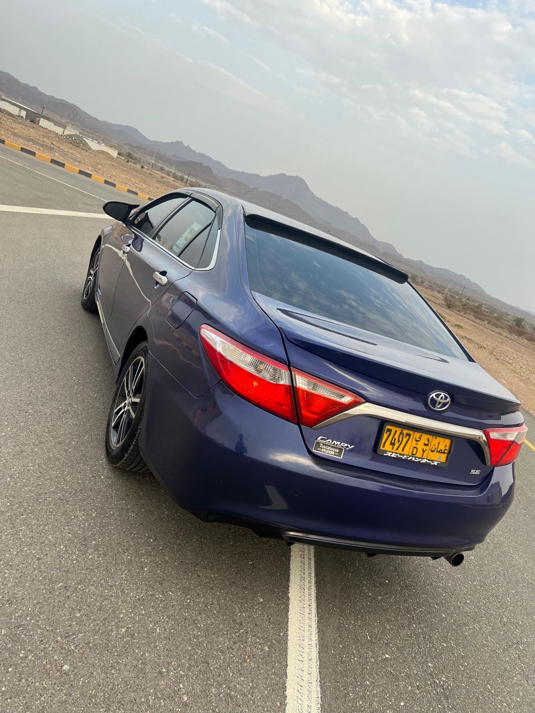 Car Image 2015 TOYOTA CAMRY SE