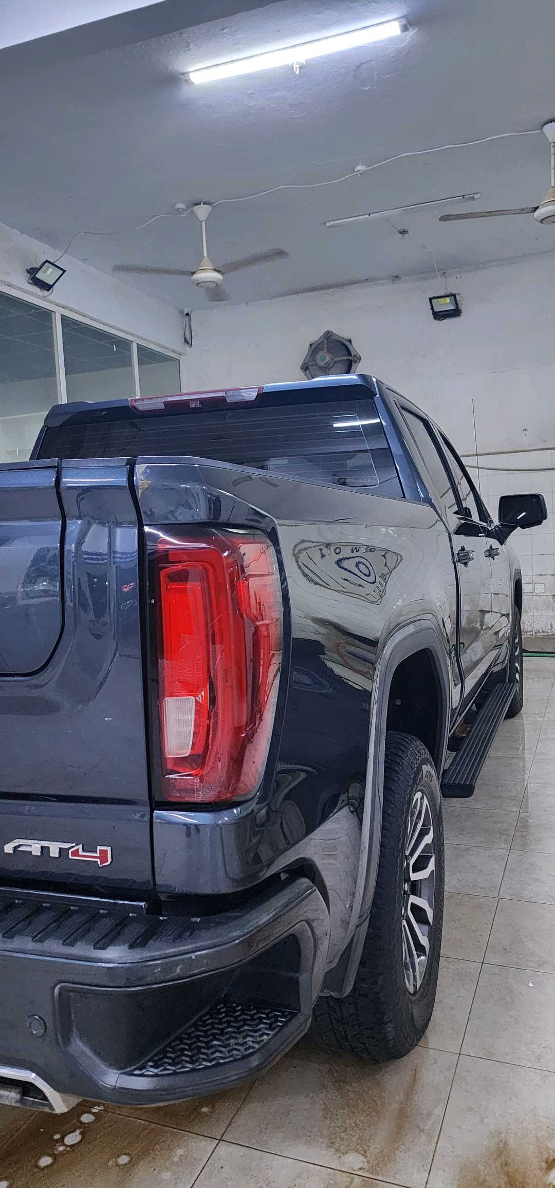 Car Image 2020 GMC SIERRA AT4