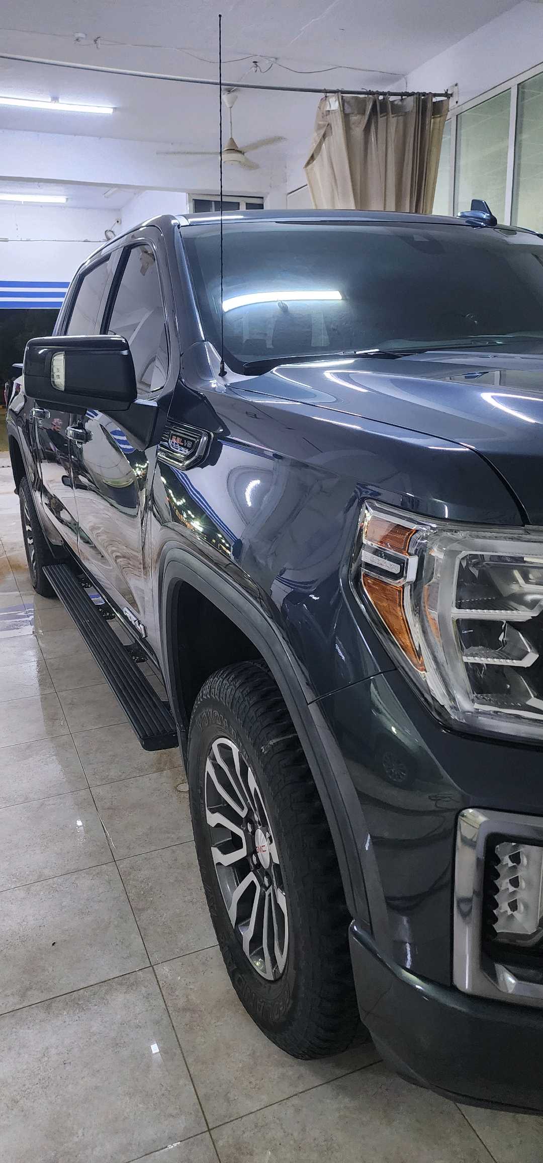 Car Image 2020 GMC SIERRA AT4