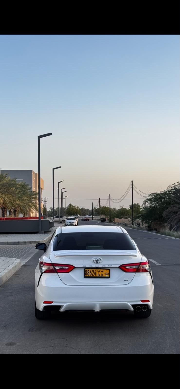 Car Image 2018 TOYOTA CAMRY SE