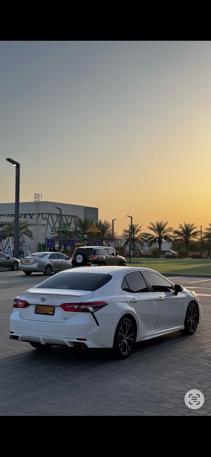 Car Image 2018 TOYOTA CAMRY SE