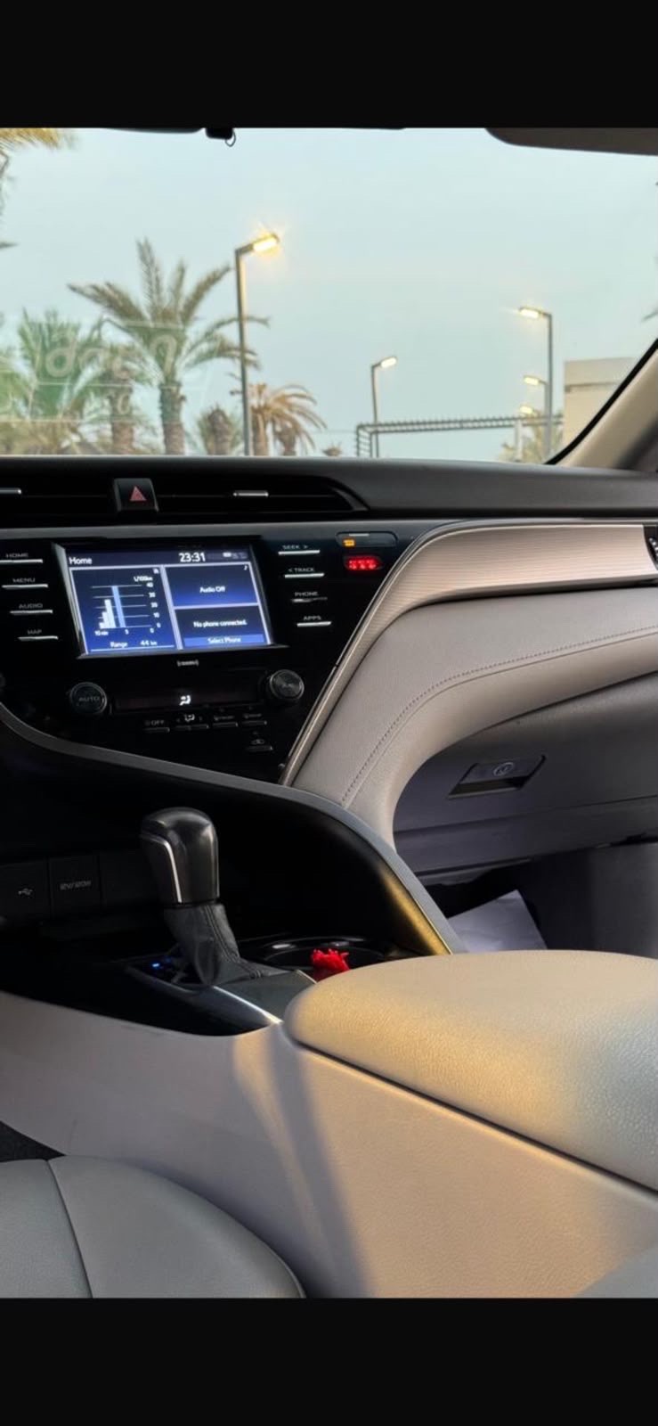 Car Image 2018 TOYOTA CAMRY SE
