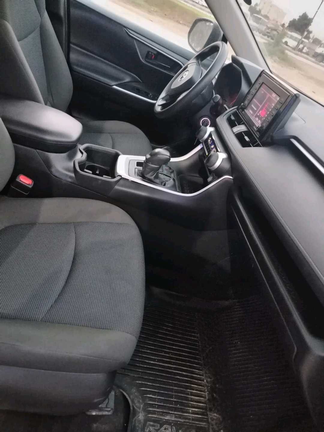 Car Image 2022 TOYOTA RAV4 LE
