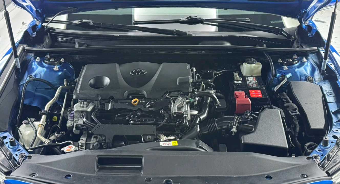 Car Image 2018 TOYOTA CAMRY SE