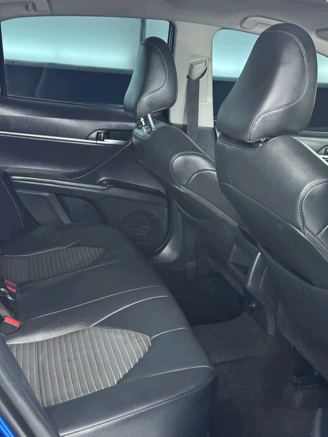 Car Image 2018 TOYOTA CAMRY SE