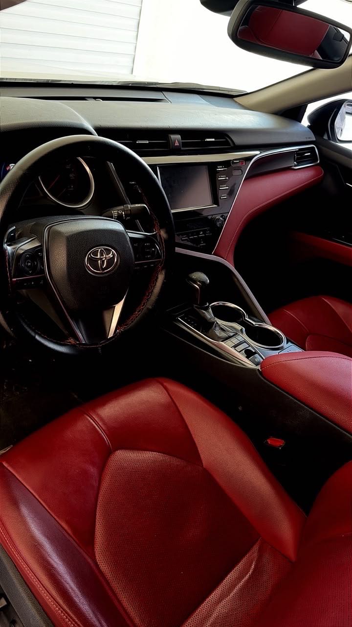 Car Image 2018 TOYOTA CAMRY XSE