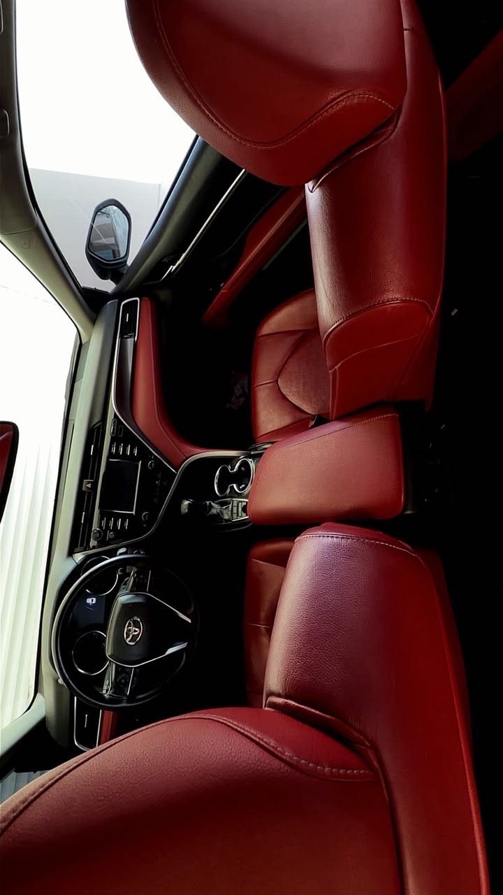 Car Image 2018 TOYOTA CAMRY XSE