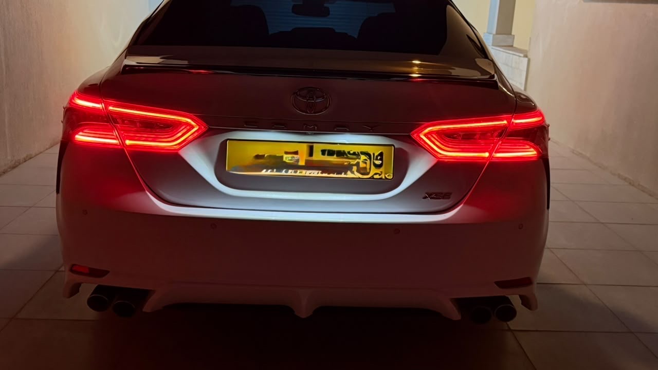 Car Image 2018 TOYOTA CAMRY XSE