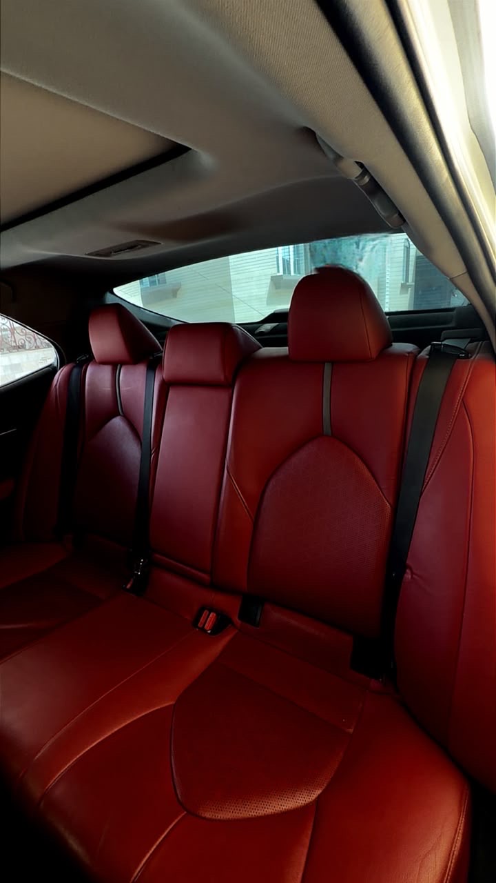 Car Image 2018 TOYOTA CAMRY XSE