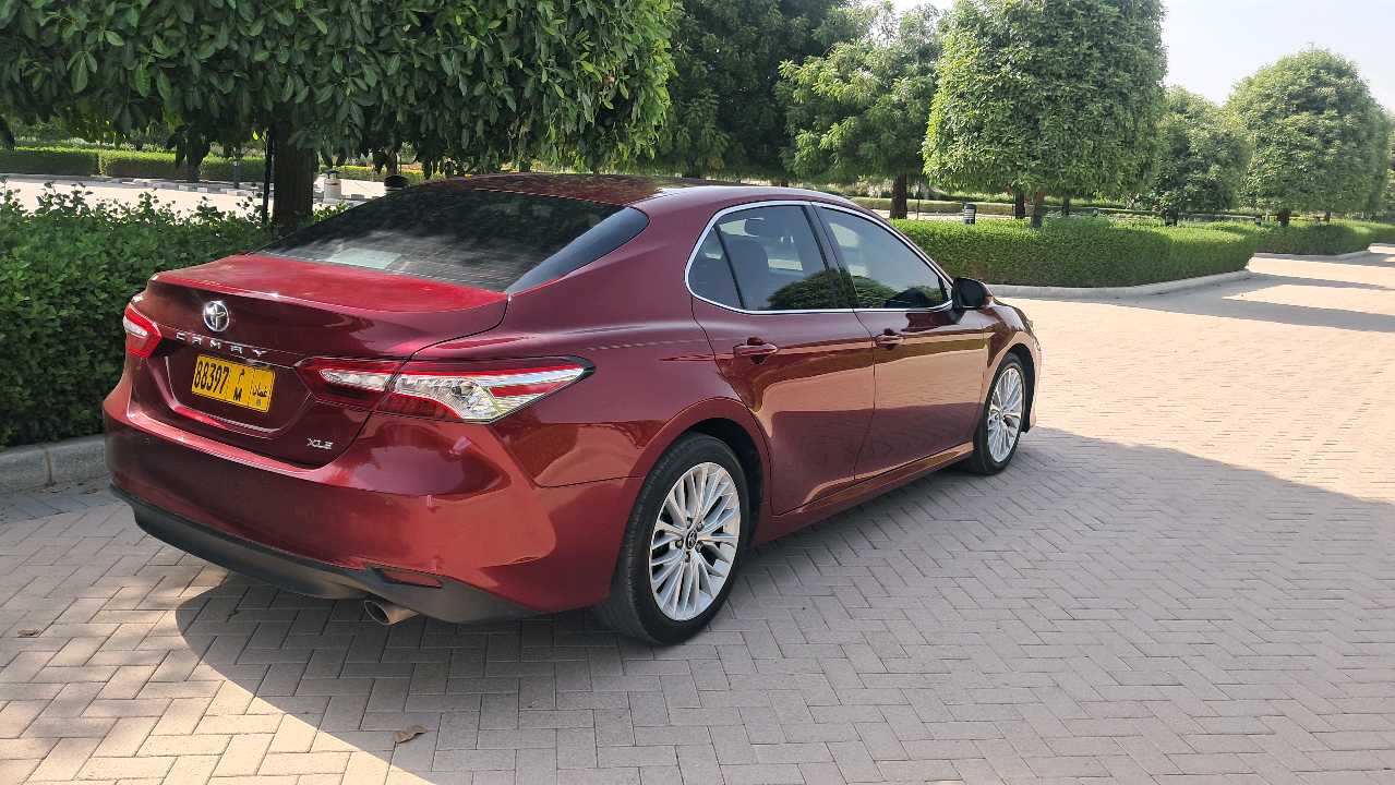 Car Image 2018 TOYOTA CAMRY XLE