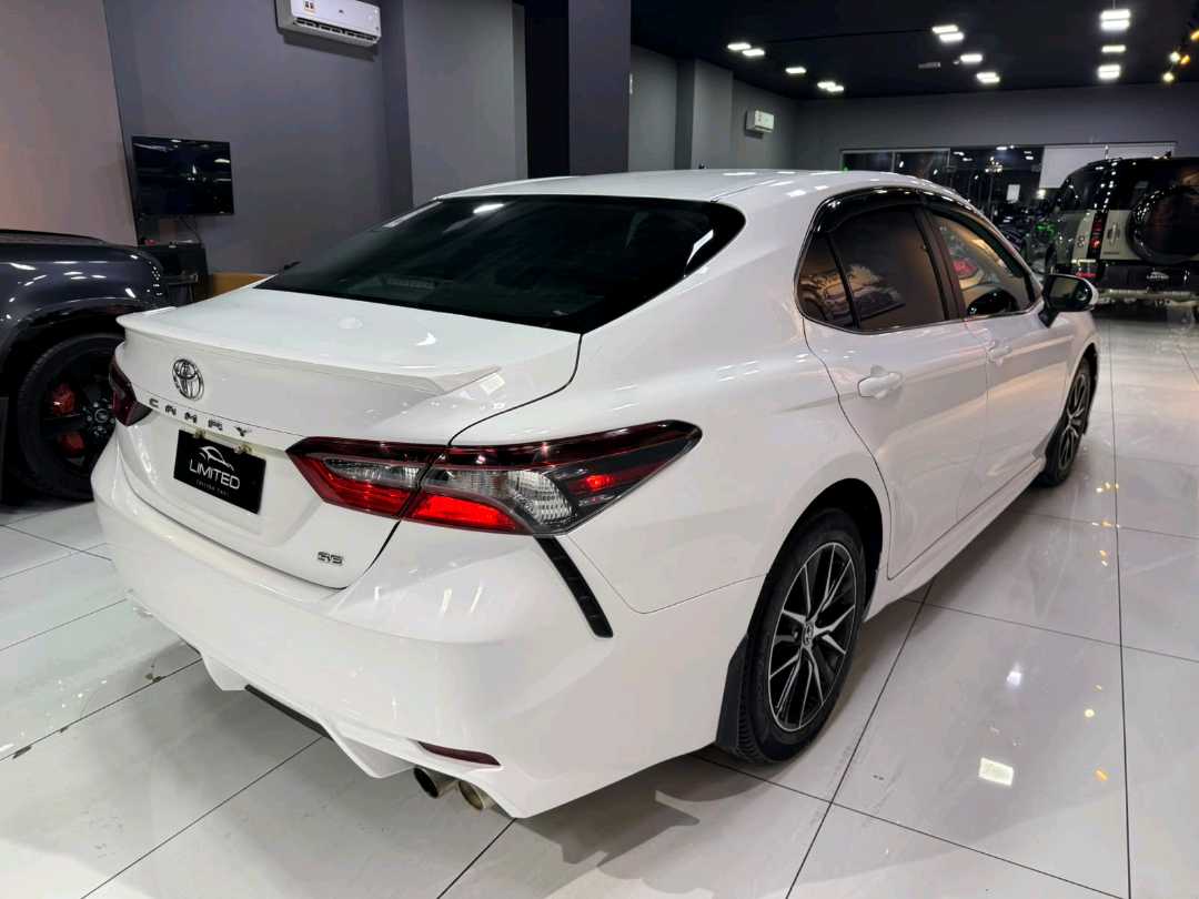 Car Image 2022 TOYOTA CAMRY SE