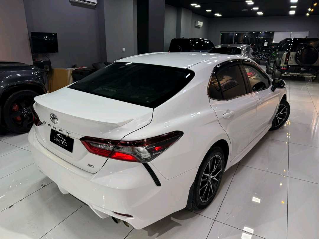 Car Image 2022 TOYOTA CAMRY SE