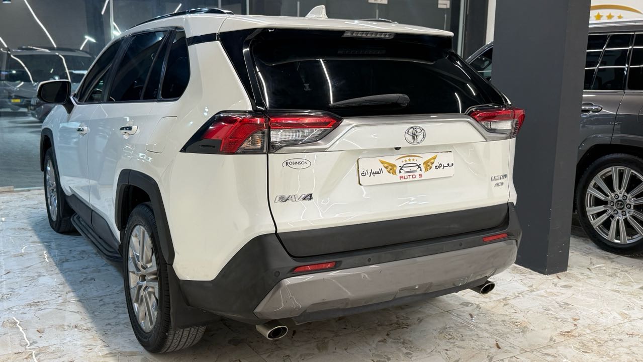 Car Image 2019 TOYOTA RAV4 LIMITED