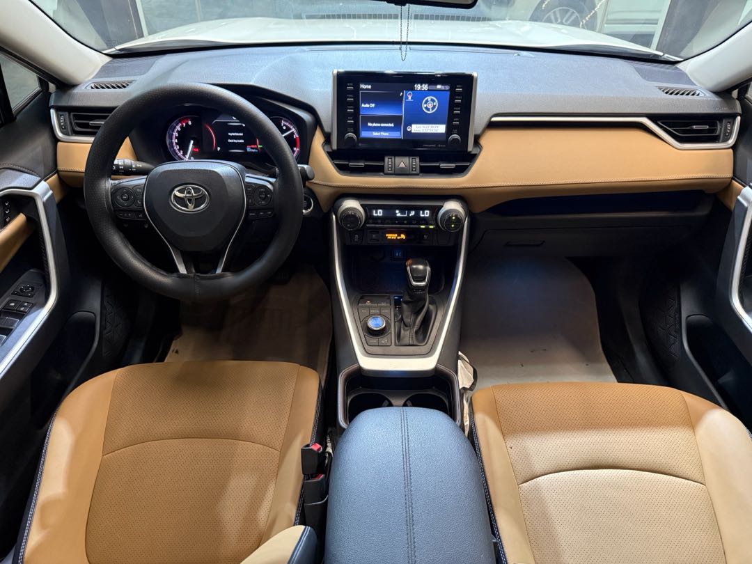 Car Image 2019 TOYOTA RAV4 LIMITED