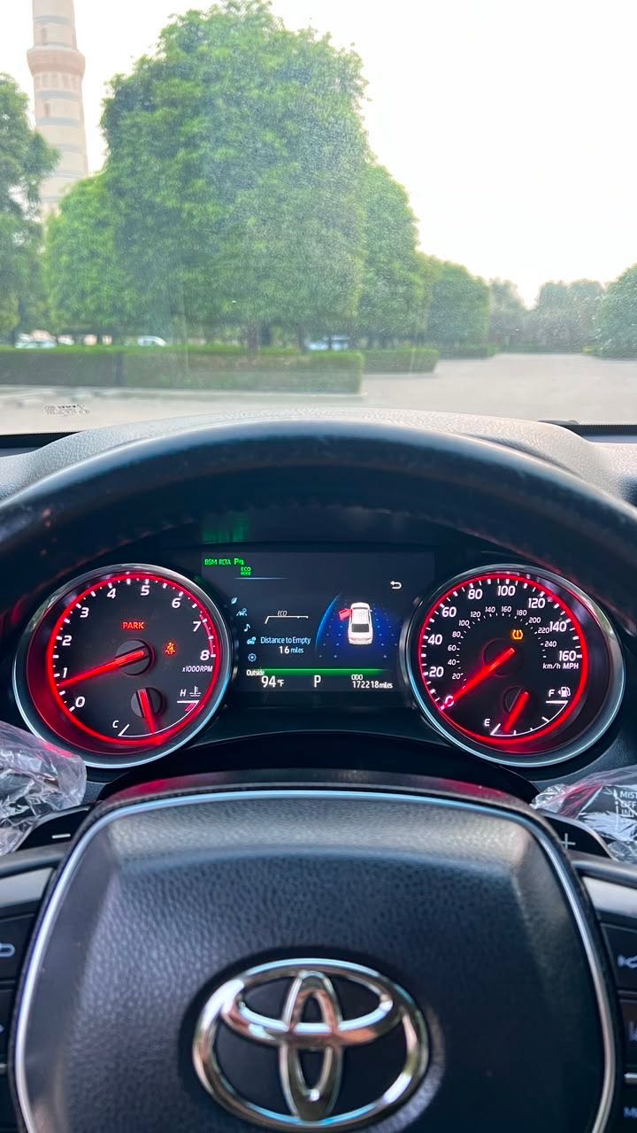 Car Image 2018 TOYOTA CAMRY XSE