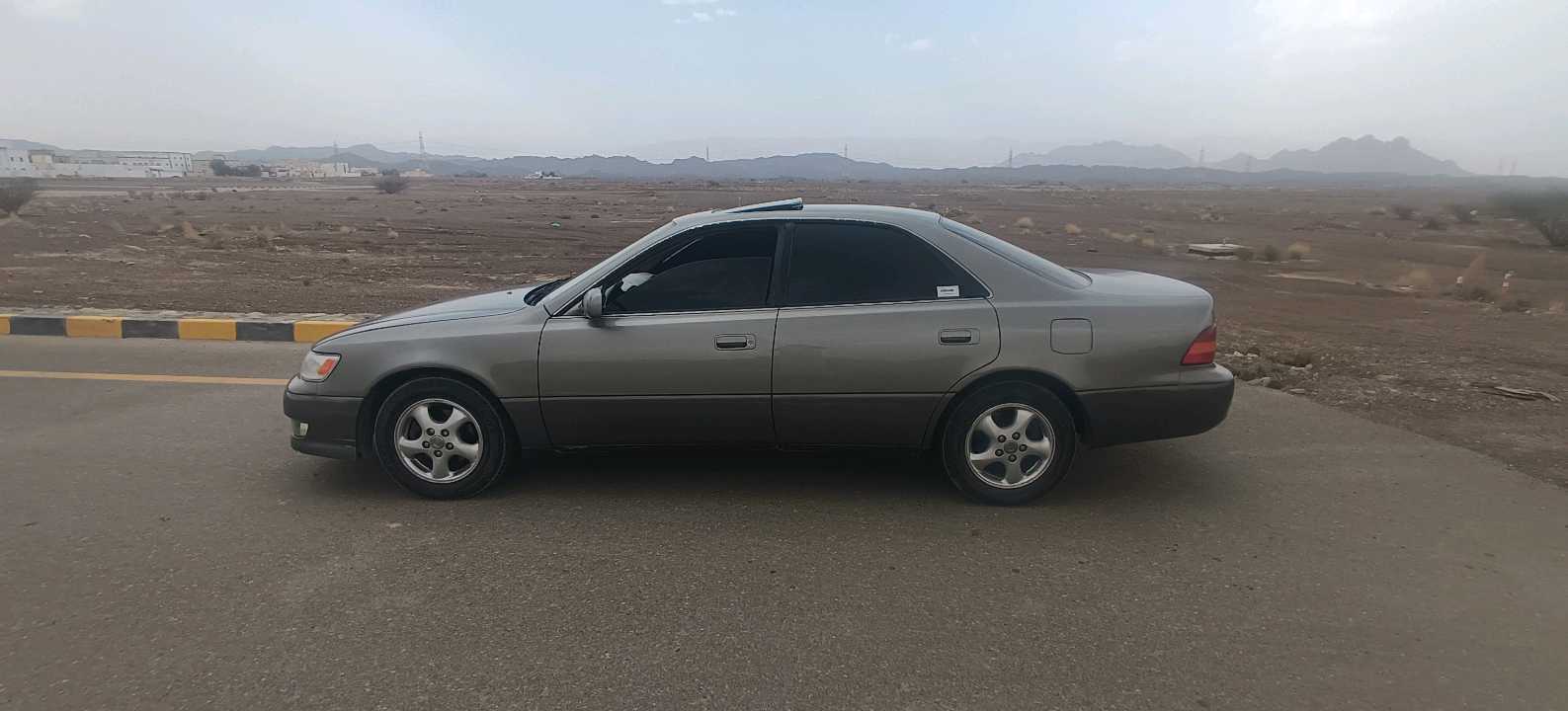 Car Image 1999 LEXUS IS 
