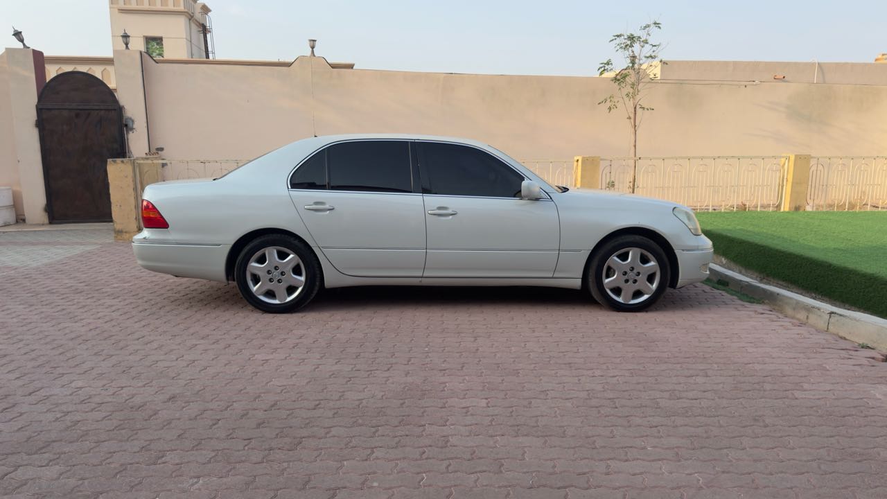 Car Image 2001 LEXUS LS 430