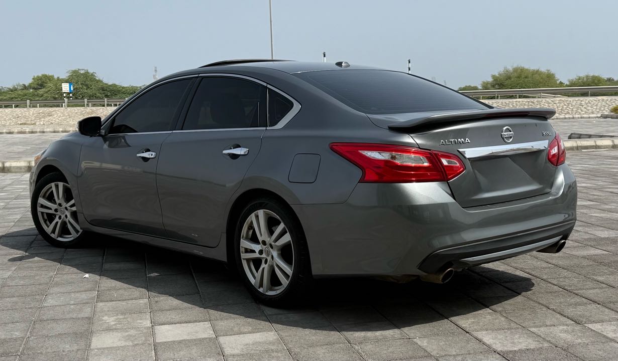 Car Image 2016 NISSAN ALTIMA SL