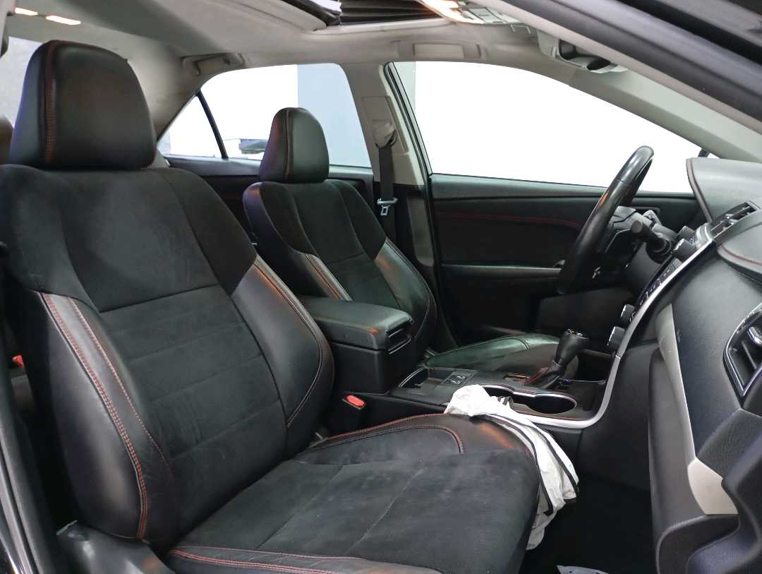 Car Image 2017 TOYOTA CAMRY XSE