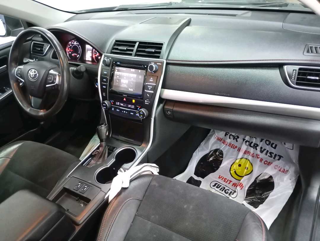 Car Image 2017 TOYOTA CAMRY XSE