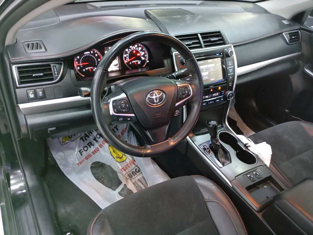 Car Image 2017 TOYOTA CAMRY XSE