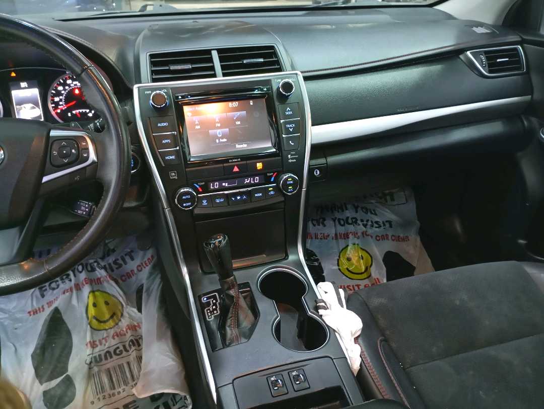 Car Image 2017 TOYOTA CAMRY XSE