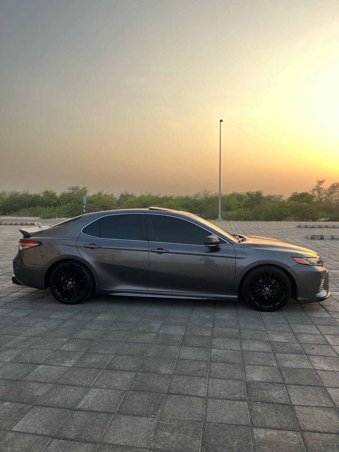 Car Image 2019 TOYOTA CAMRY SE