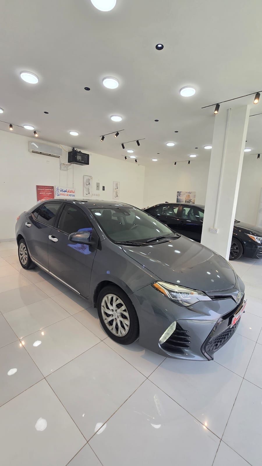 Car Image 2017 TOYOTA COROLLA LE