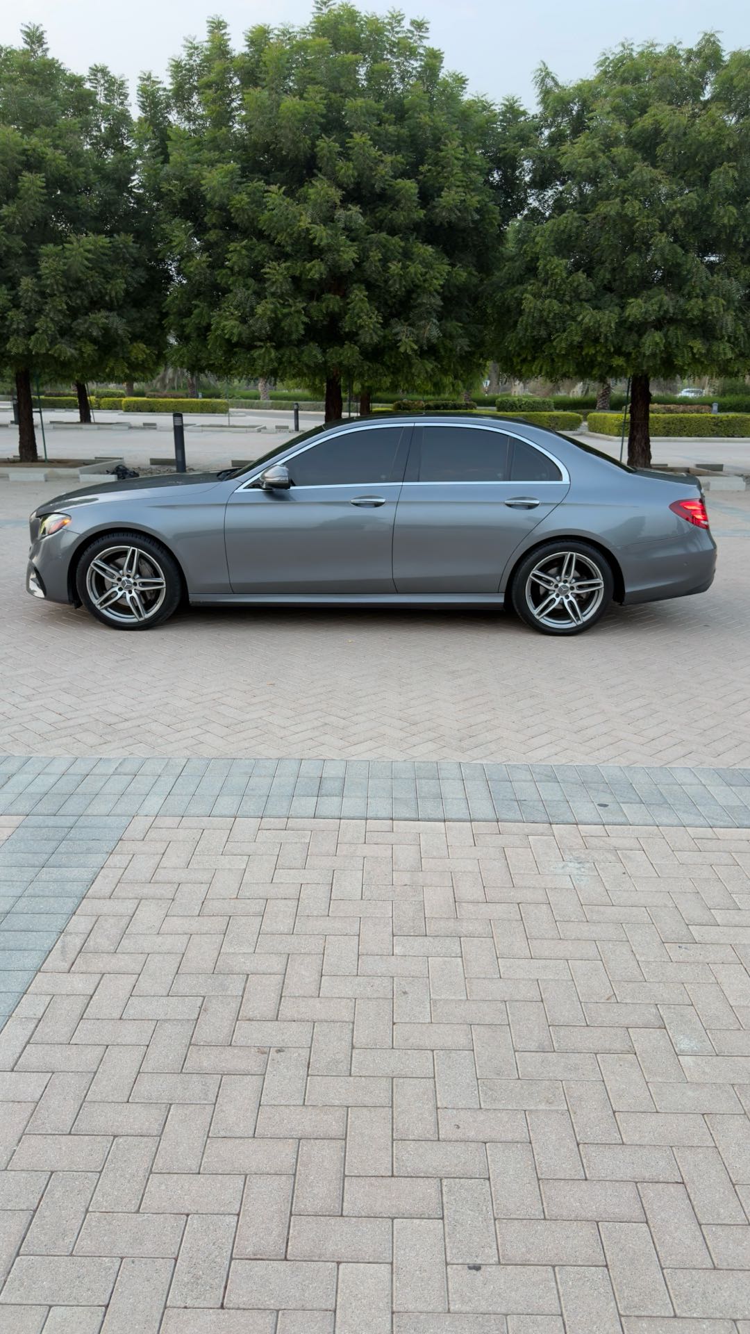 Car Image 2017 MERCEDES E Class 300