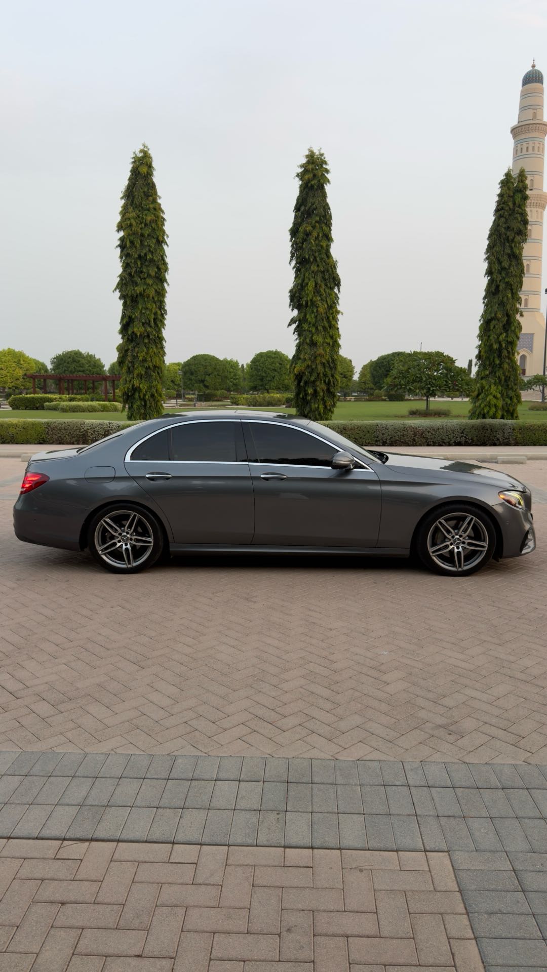 Car Image 2017 MERCEDES E Class 300