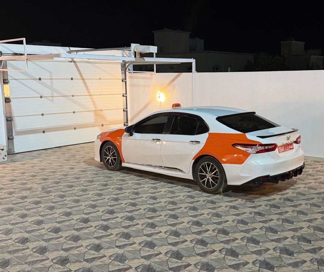 Car Image 2020 TOYOTA CAMRY LE