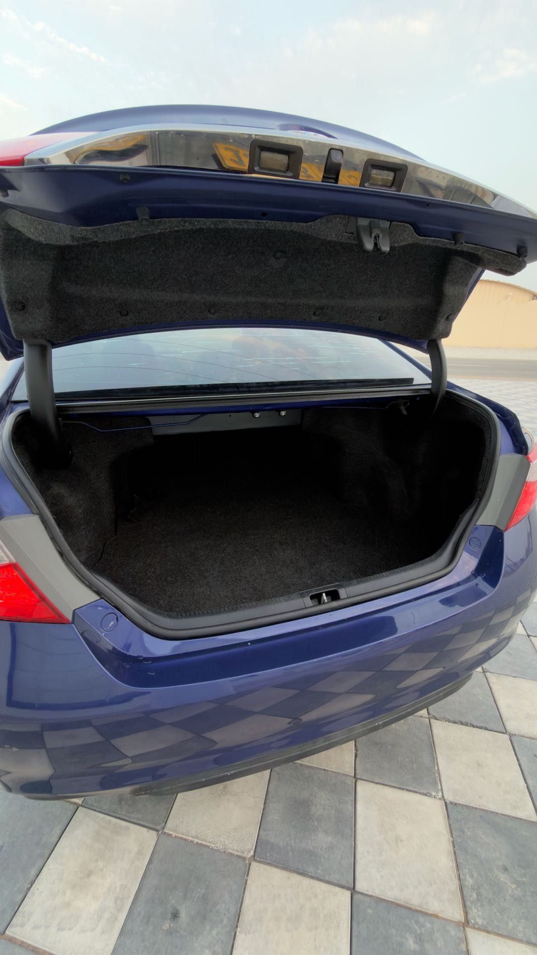Car Image 2016 TOYOTA CAMRY SE