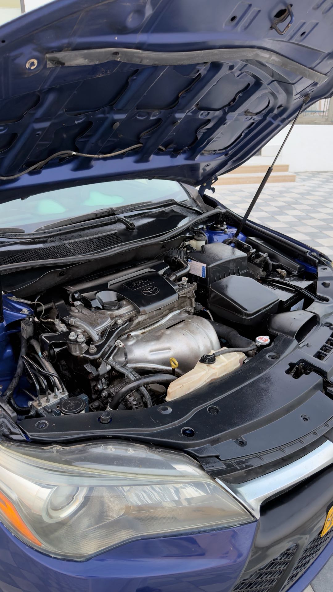 Car Image 2016 TOYOTA CAMRY SE