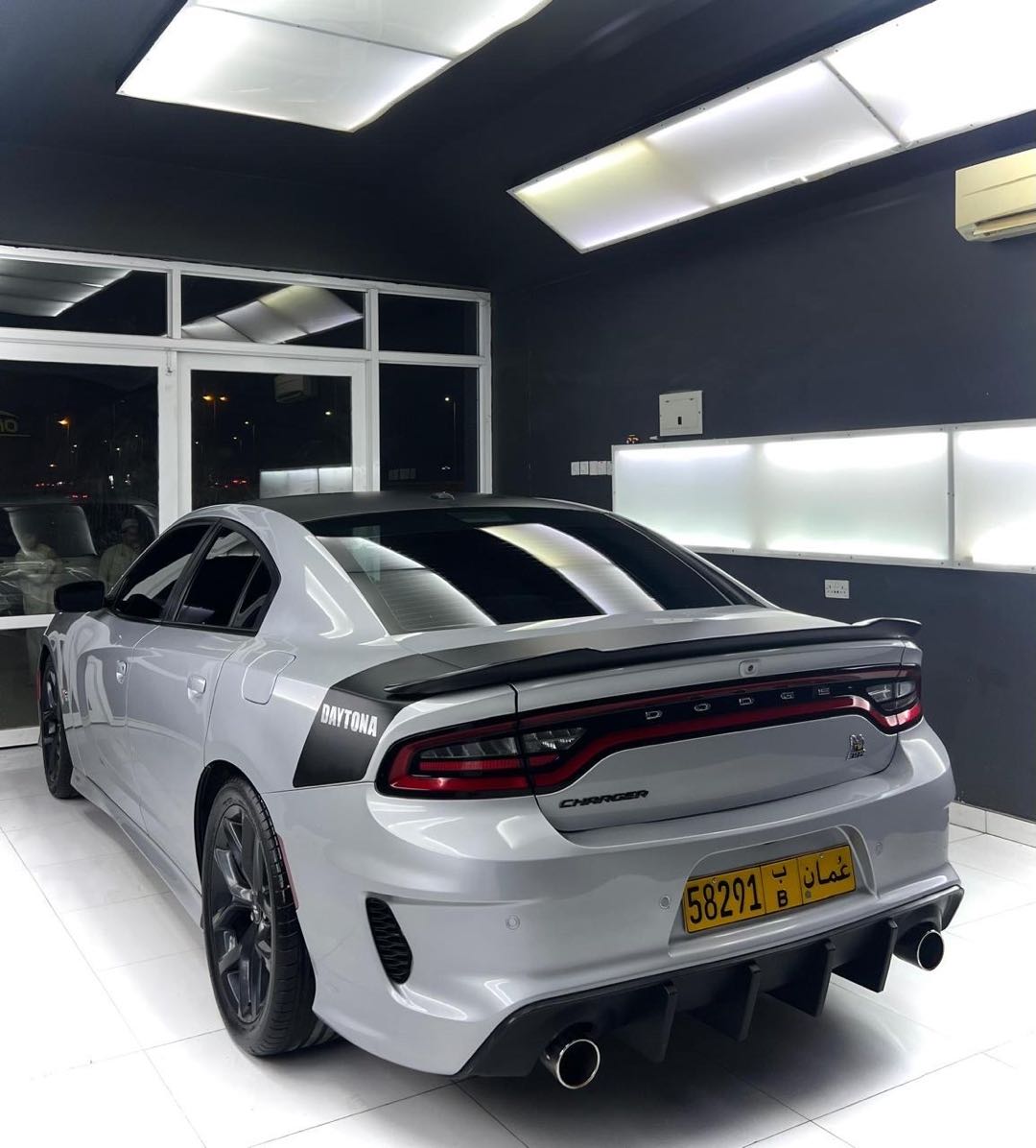 Car Image 2019 DODGE CHARGER SXT