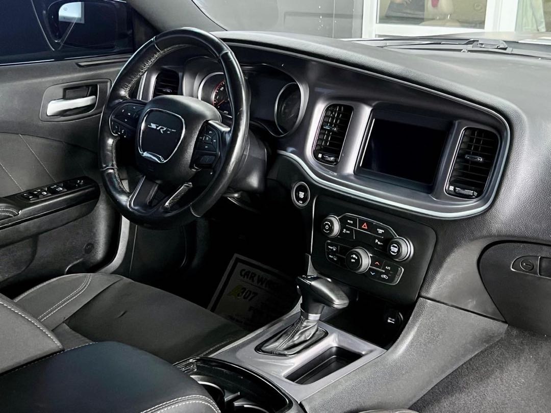 Car Image 2019 DODGE CHARGER SXT