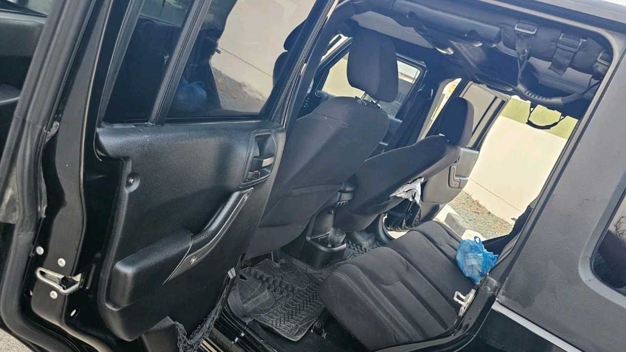 Car Image 2014 JEEP WRANGLER SAHARA