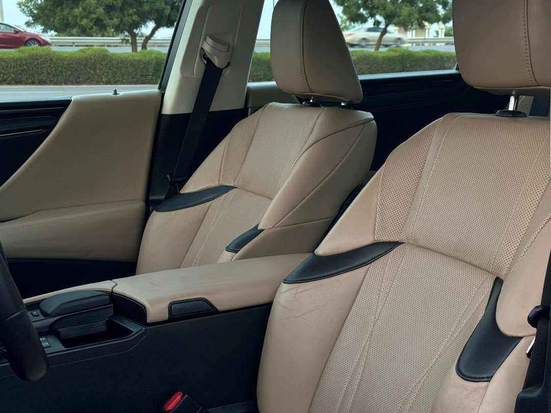Car Image 2021 LEXUS ES 350