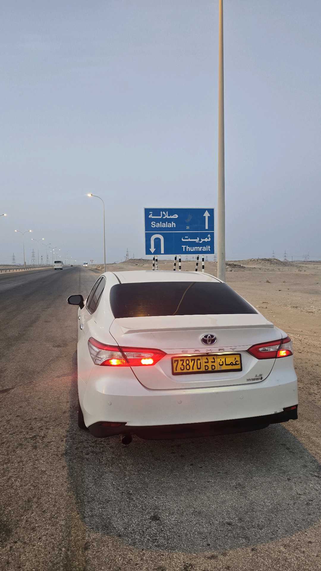 Car Image 2018 TOYOTA CAMRY LE