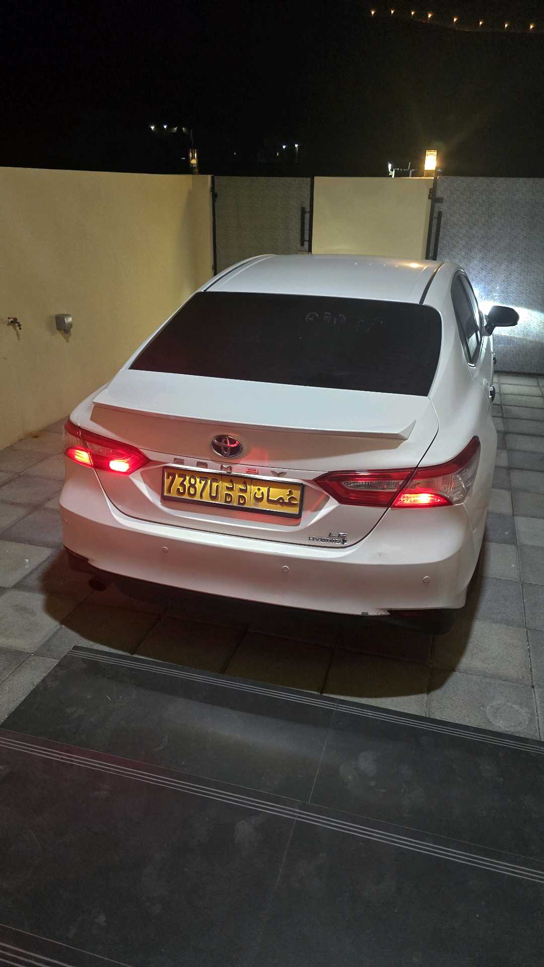 Car Image 2018 TOYOTA CAMRY LE