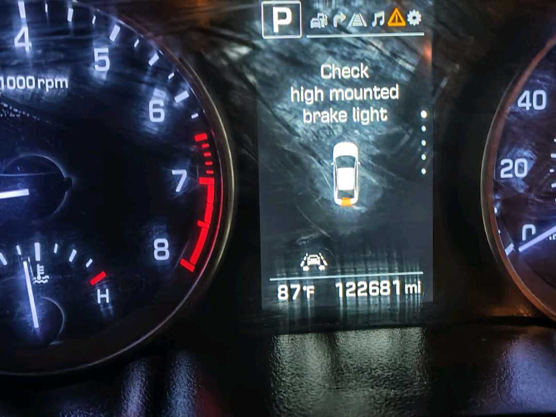 Car Image 2018 HYUNDAI ELANTRA LIMITED