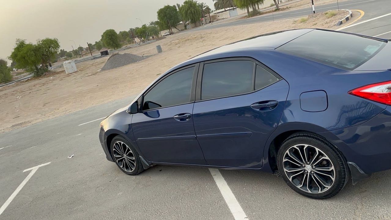 Car Image 2015 TOYOTA COROLLA S
