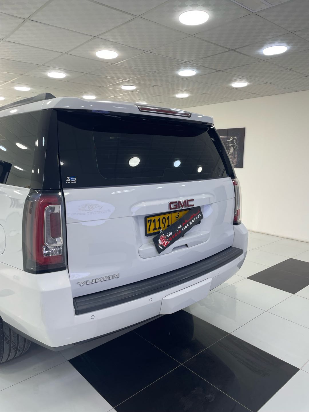 Car Image 2017 GMC YUKON SLT