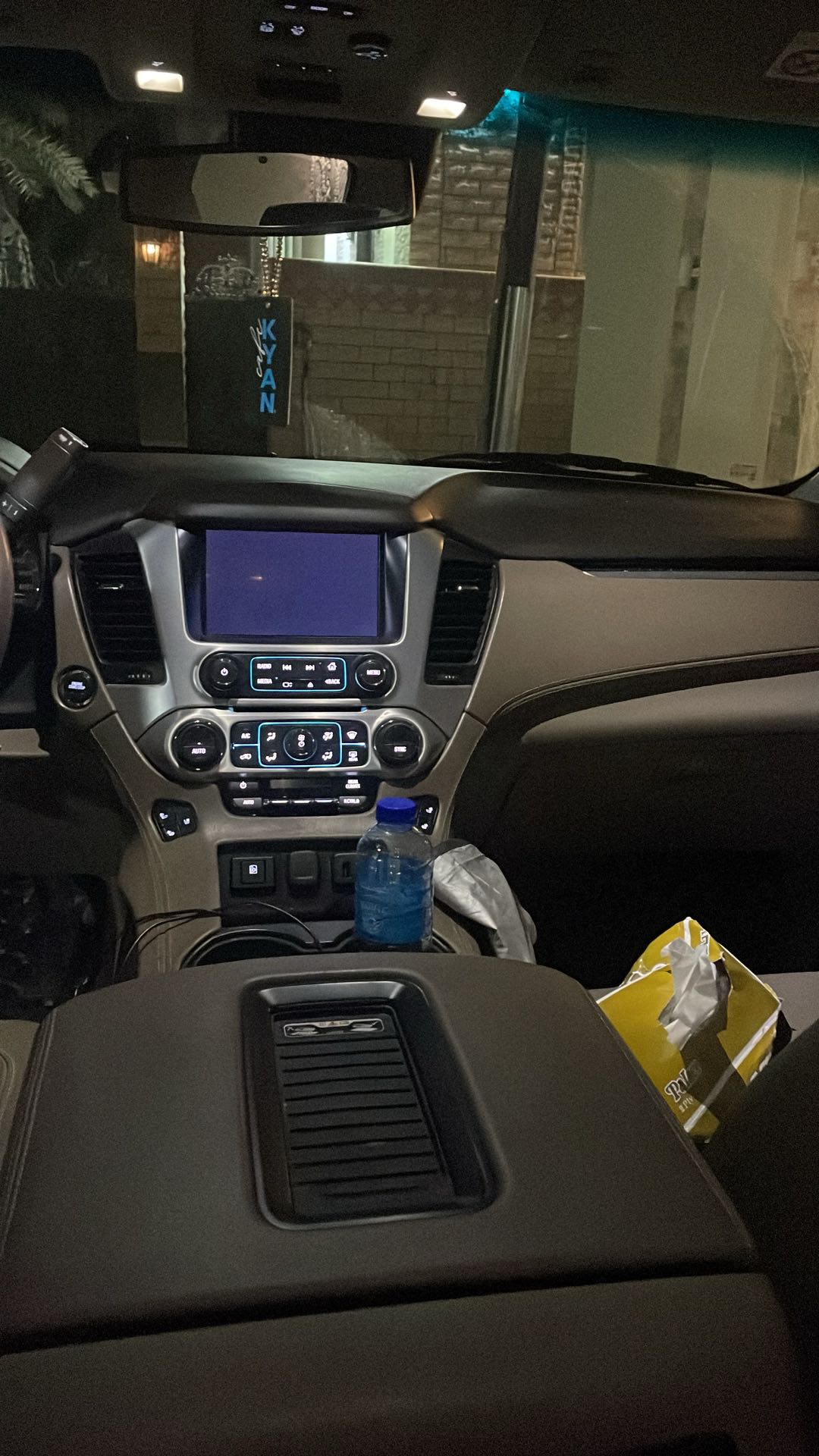 Car Image 2017 GMC YUKON SLT